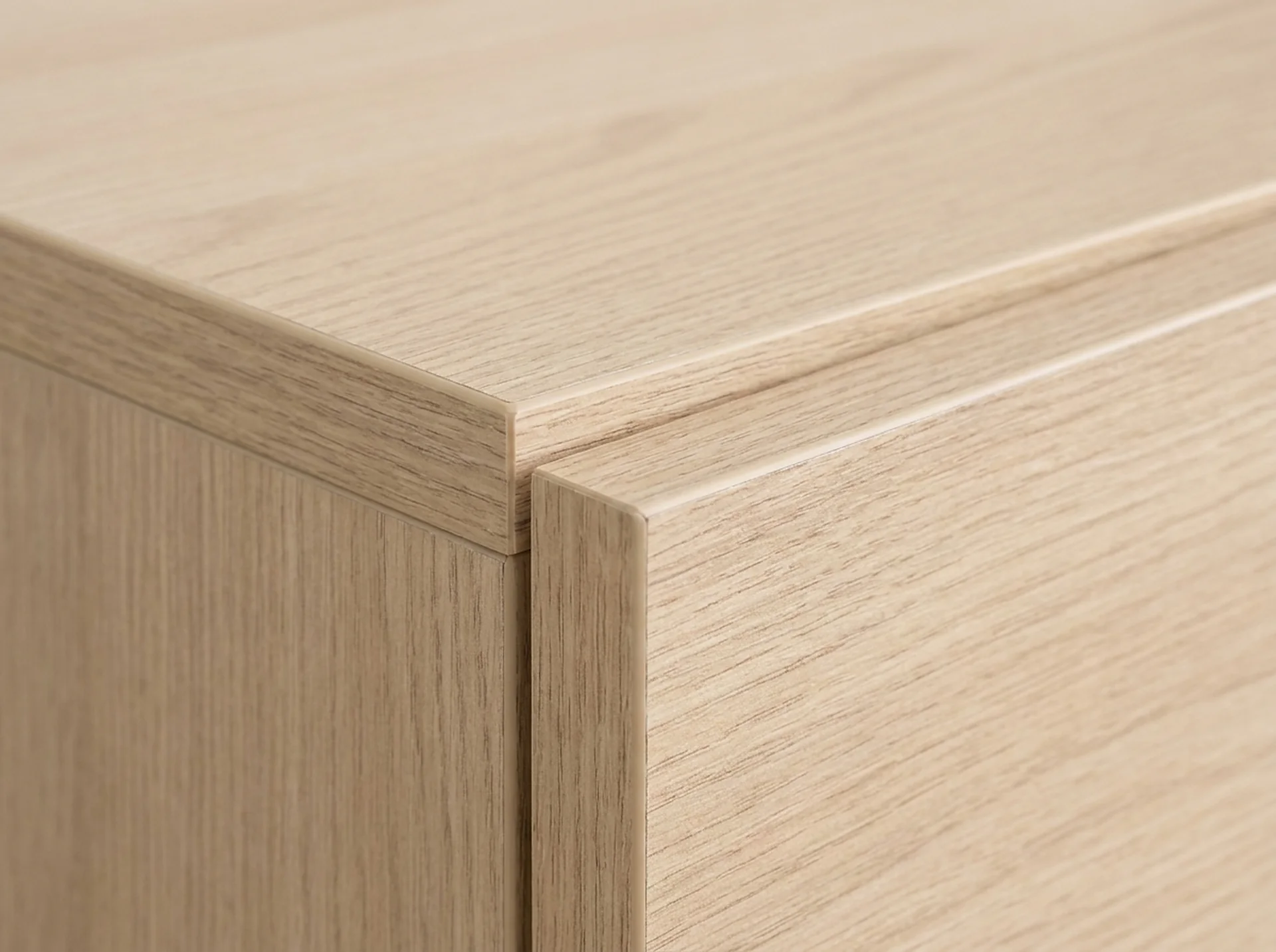 Edge and 32 mm shelf-pin detail of the Doors & Partition Panels