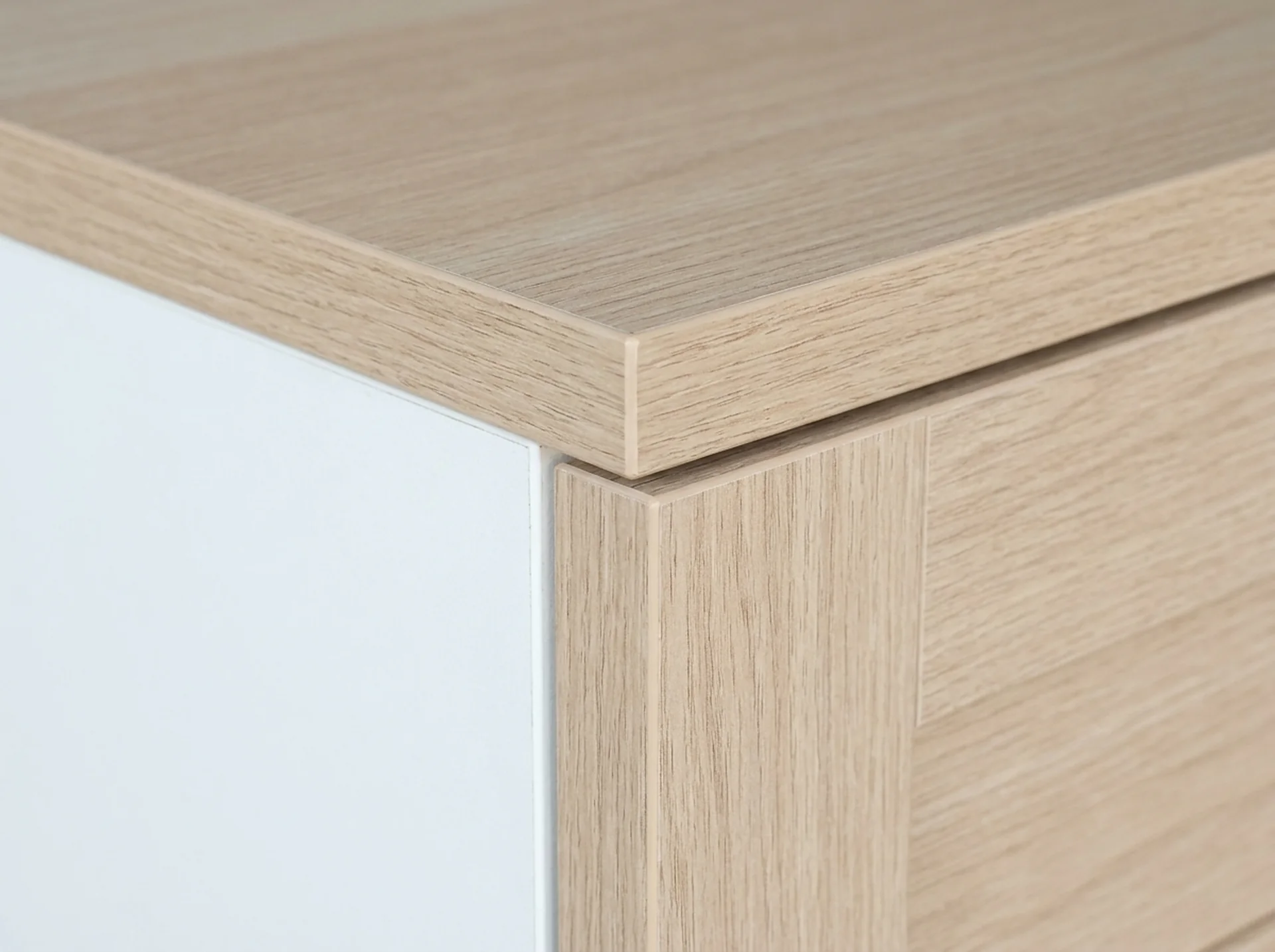 Edge and 32 mm shelf-pin detail of the Closet Drawer Base Cabinet
